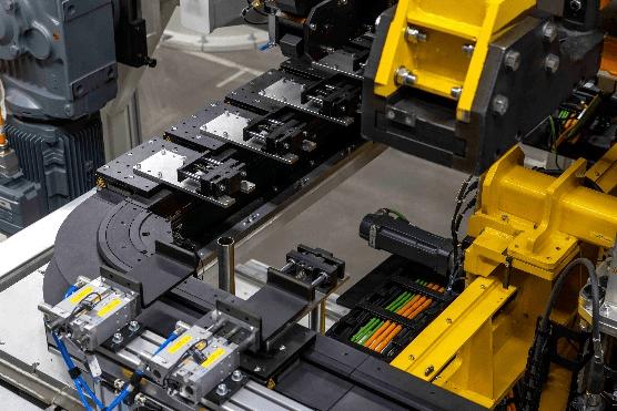  大众汽车与小鹏合作首款车型，与众08正式量产；中德技术融合开启新篇章。 汽车科技