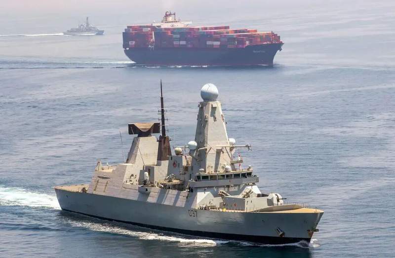 福特号洗衣房起火波及生活区;从肯尼迪号紧急调床垫支援,美海军后勤应对详解。 新闻