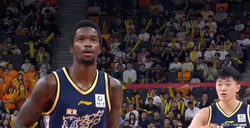 面对赛场变数的焦虑心态:如何理性看待主队连番挑战 情感心理