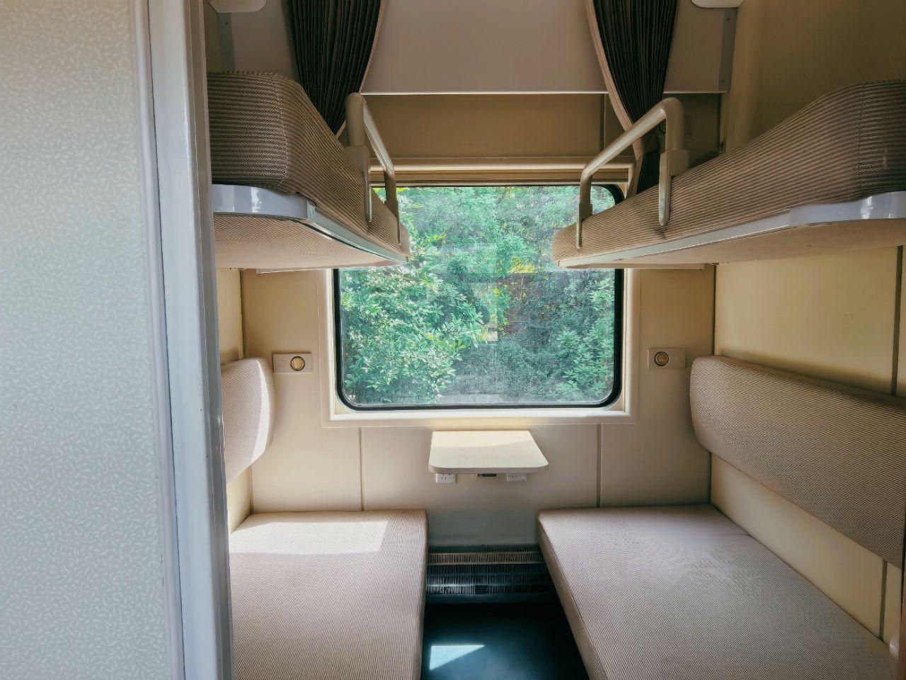  《跨越15000公里的山河之约：一对退休教师的潇湘号新疆圆梦记》 文化旅游