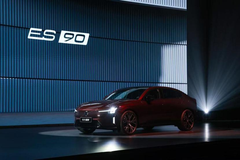  【深度拆解】SPA2架构如何重塑沃尔沃的安全哲学与技术护城河 汽车科技